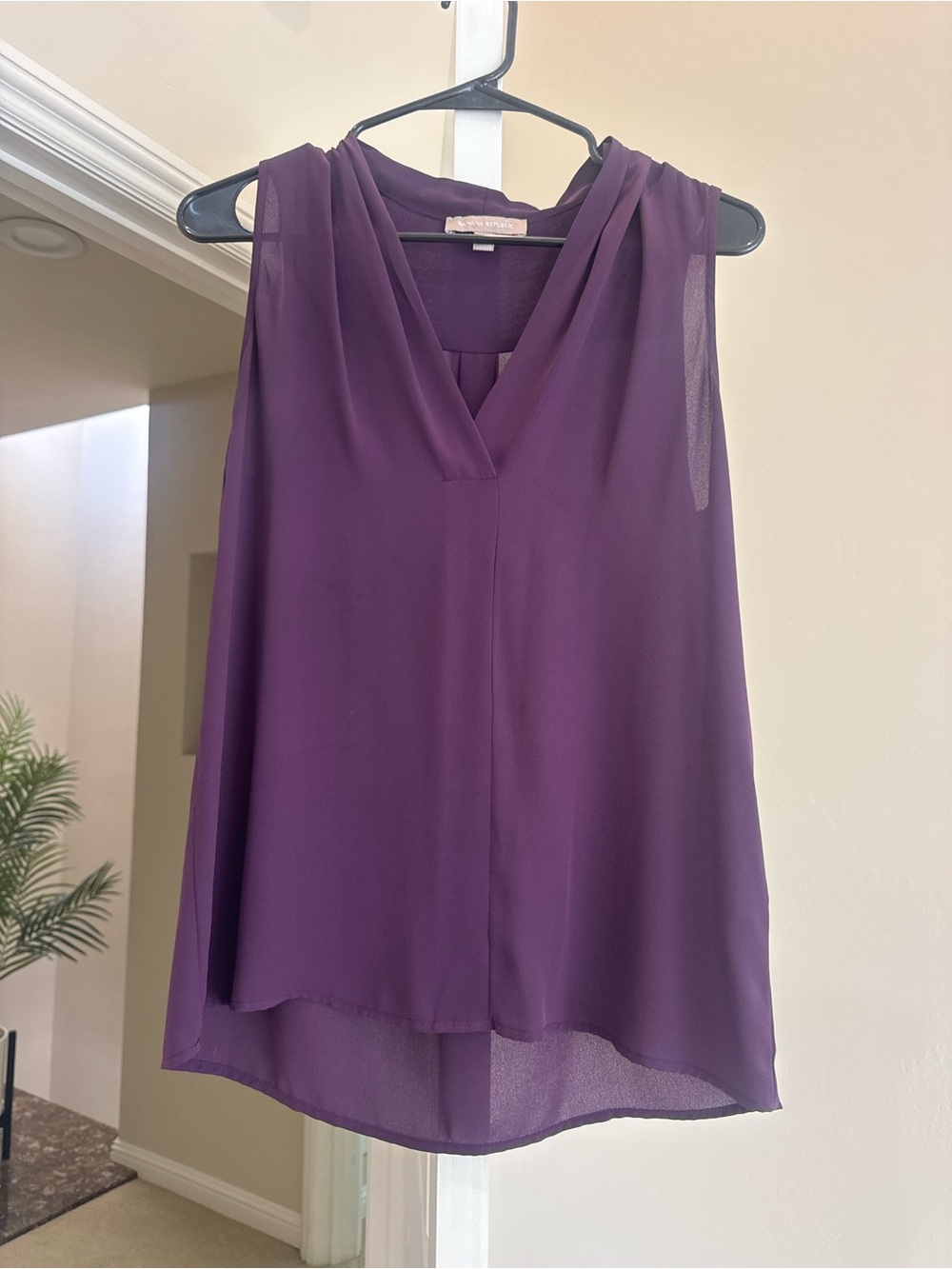 Sleeveless V-Neck Banana Republic Chiffon Blouse - Purple